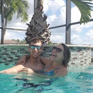 Meet your Posher, Laura